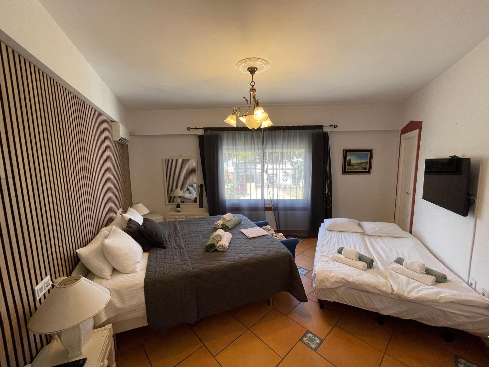 Anna'S Garden Bed and Breakfast Torrevieja Rum bild